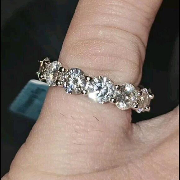 Moissenite 6 C And 925 Sterling Silver Engagement Ring Size 6 - Picture 3 of 9